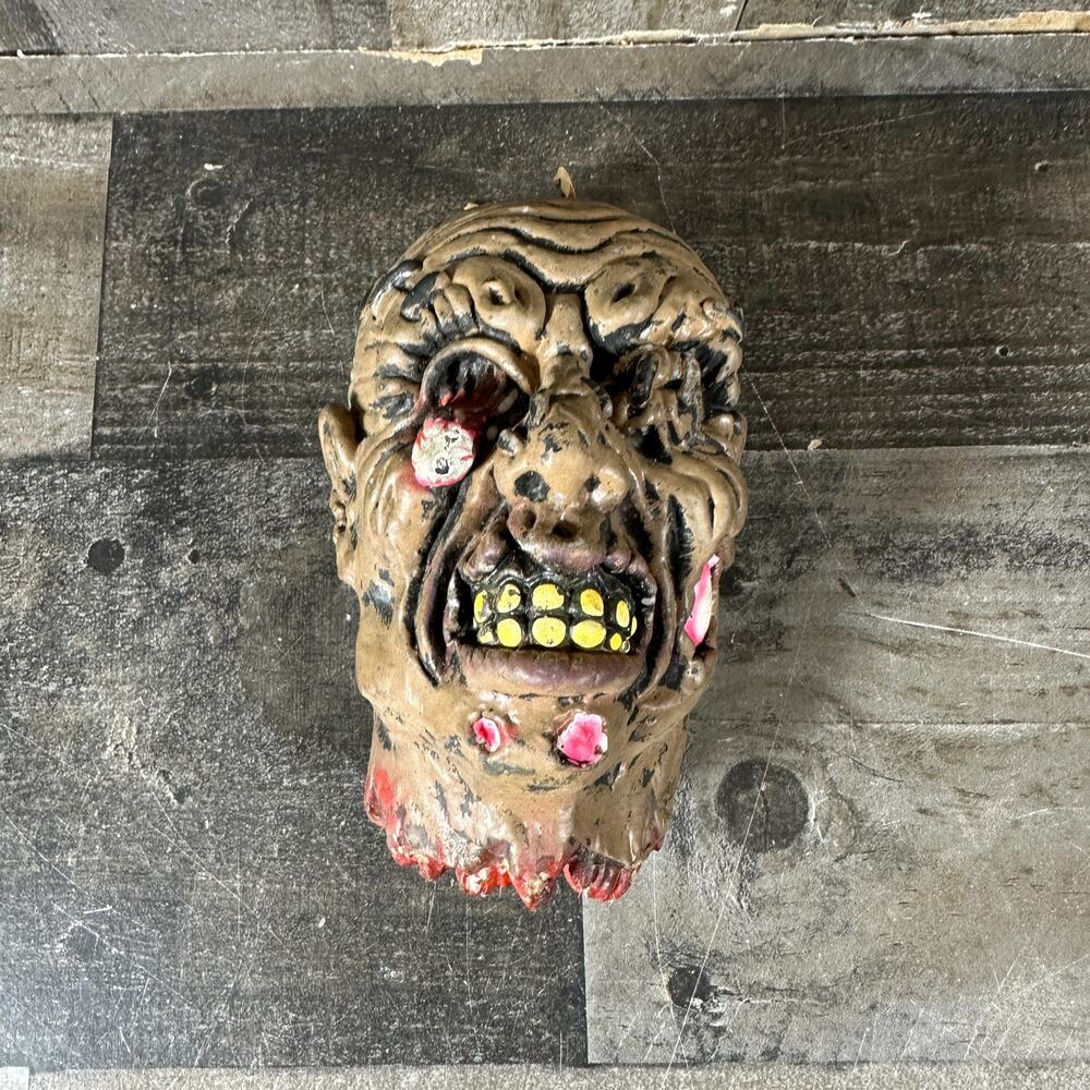 Vintage Seasons USA Nightview Inc Hanging Severed Zombie Head Halloween Prop